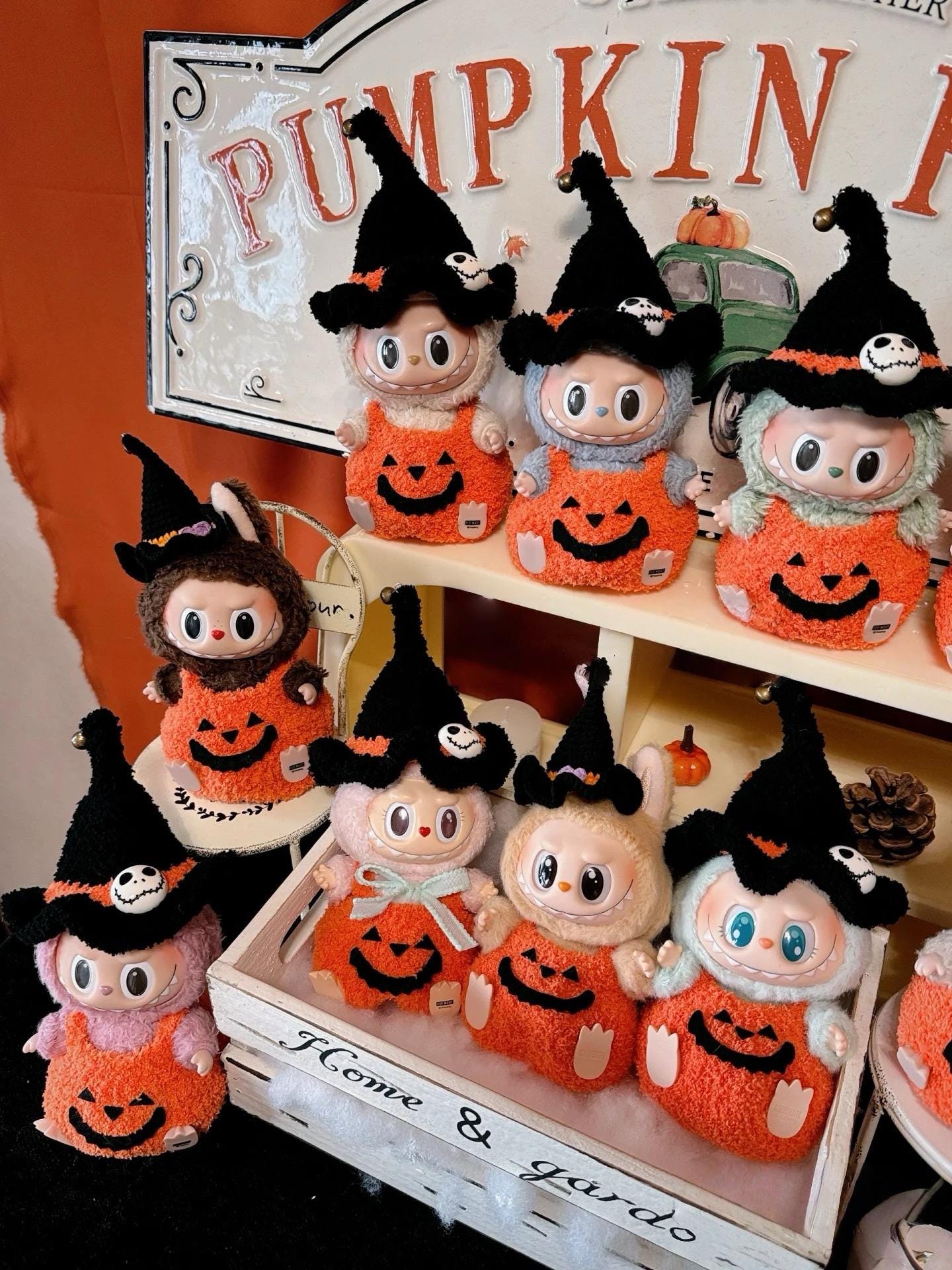 Pumpkin Labubu Crochet Pattern PDF – Halloween Witch Costume for Plush Doll – Amigurumi Outfit for Labubu Fans – Fits Labubu Gen 1/2/3