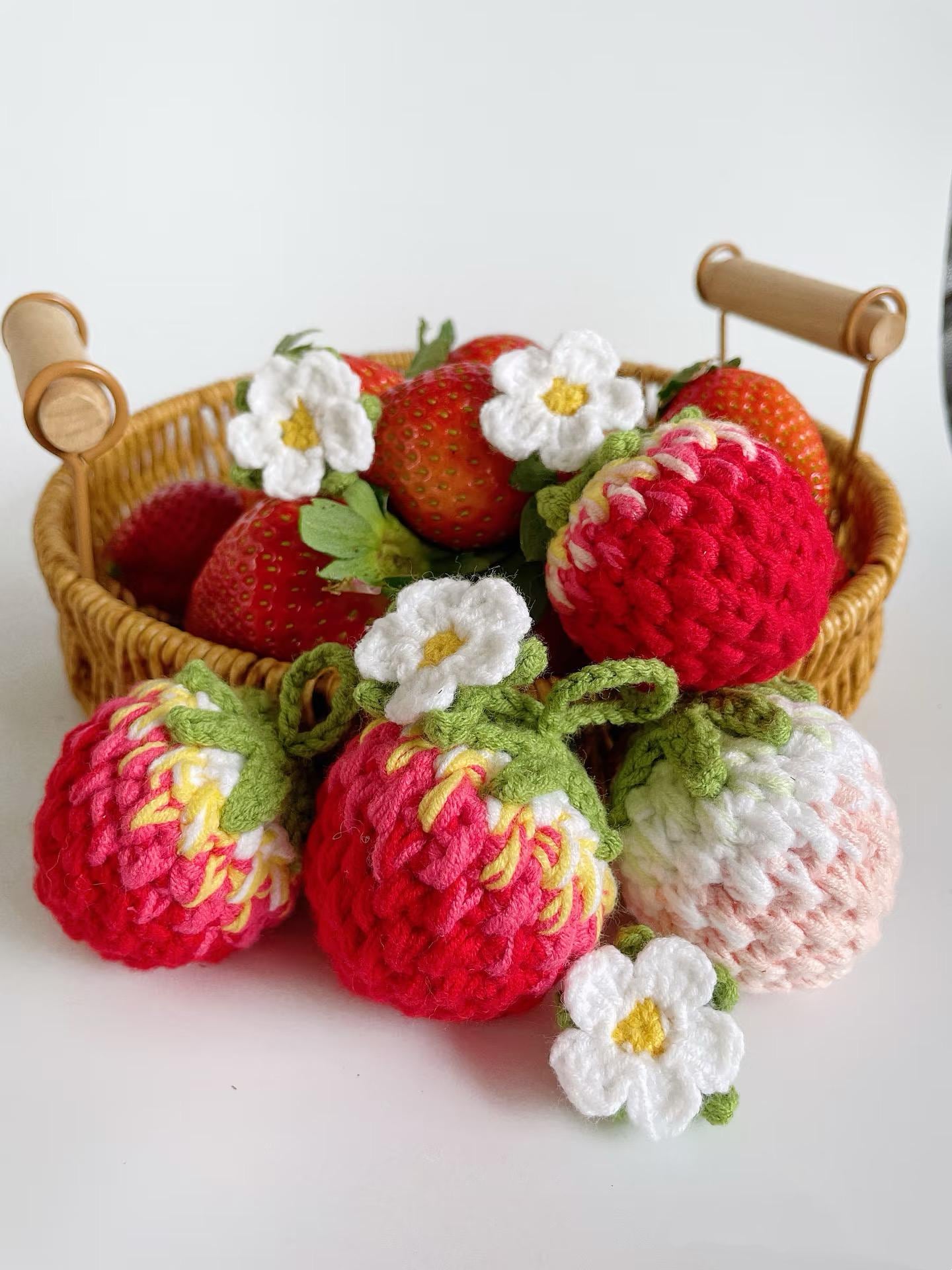 PDF Strawberry Micro-Crochet Pattern, Strawberry pendant, Instant Download