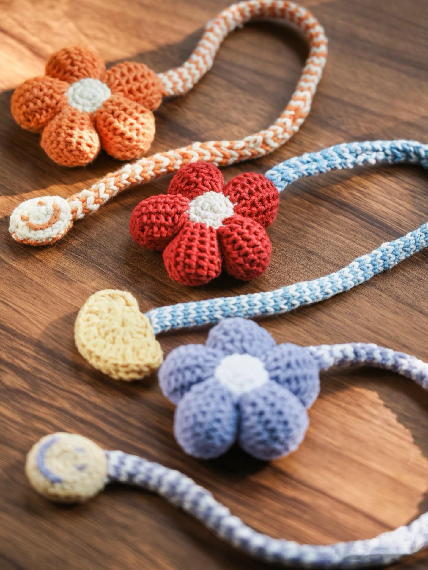 Flower keychain Crochet Pattern , flower decorative keycharm,