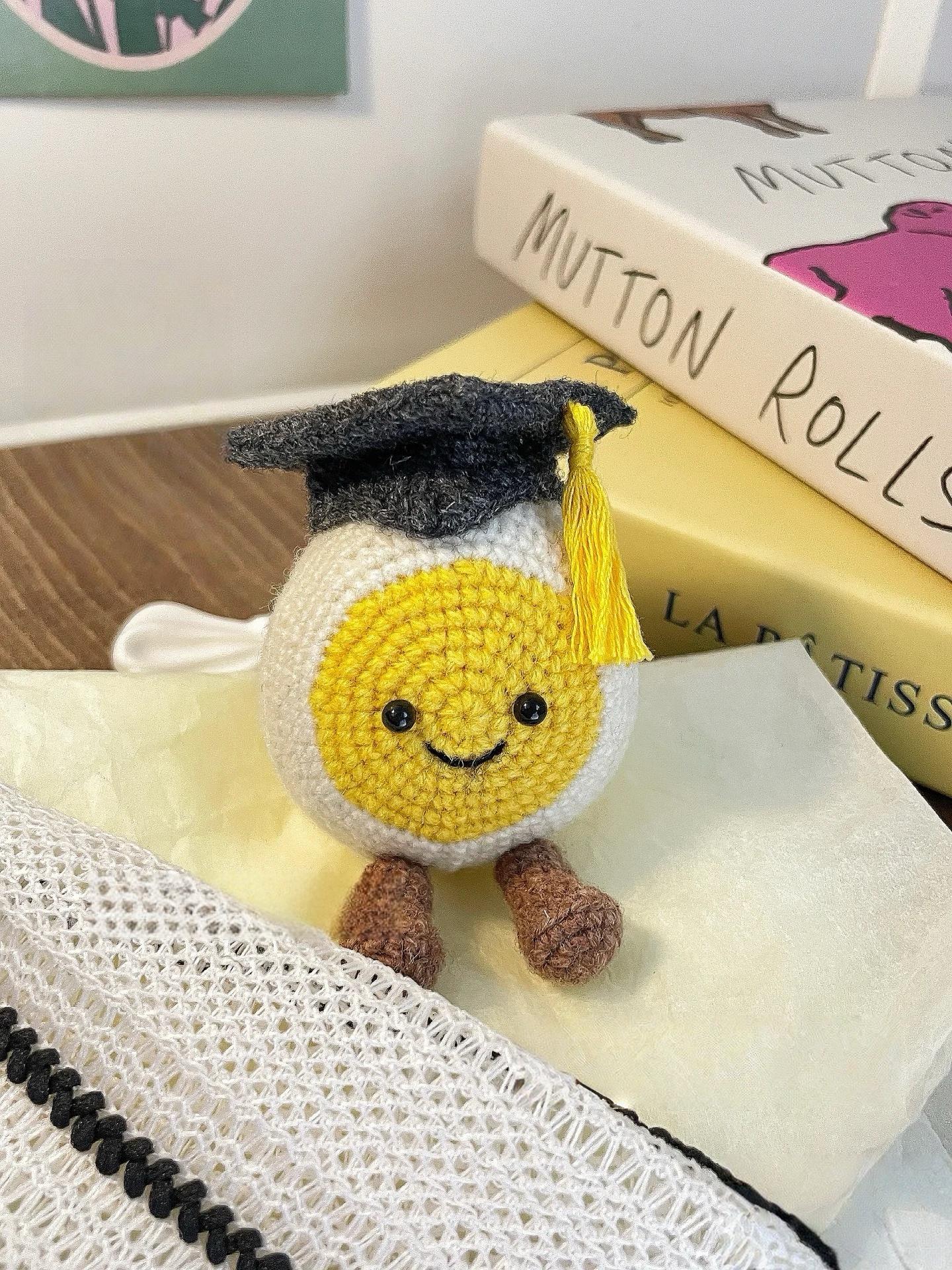 Scholar Egg Crochet Pattern – Amigurumi Gift for Graduate – PDF Digital Toy Tutorial – Handmade School Graduation Keepsake