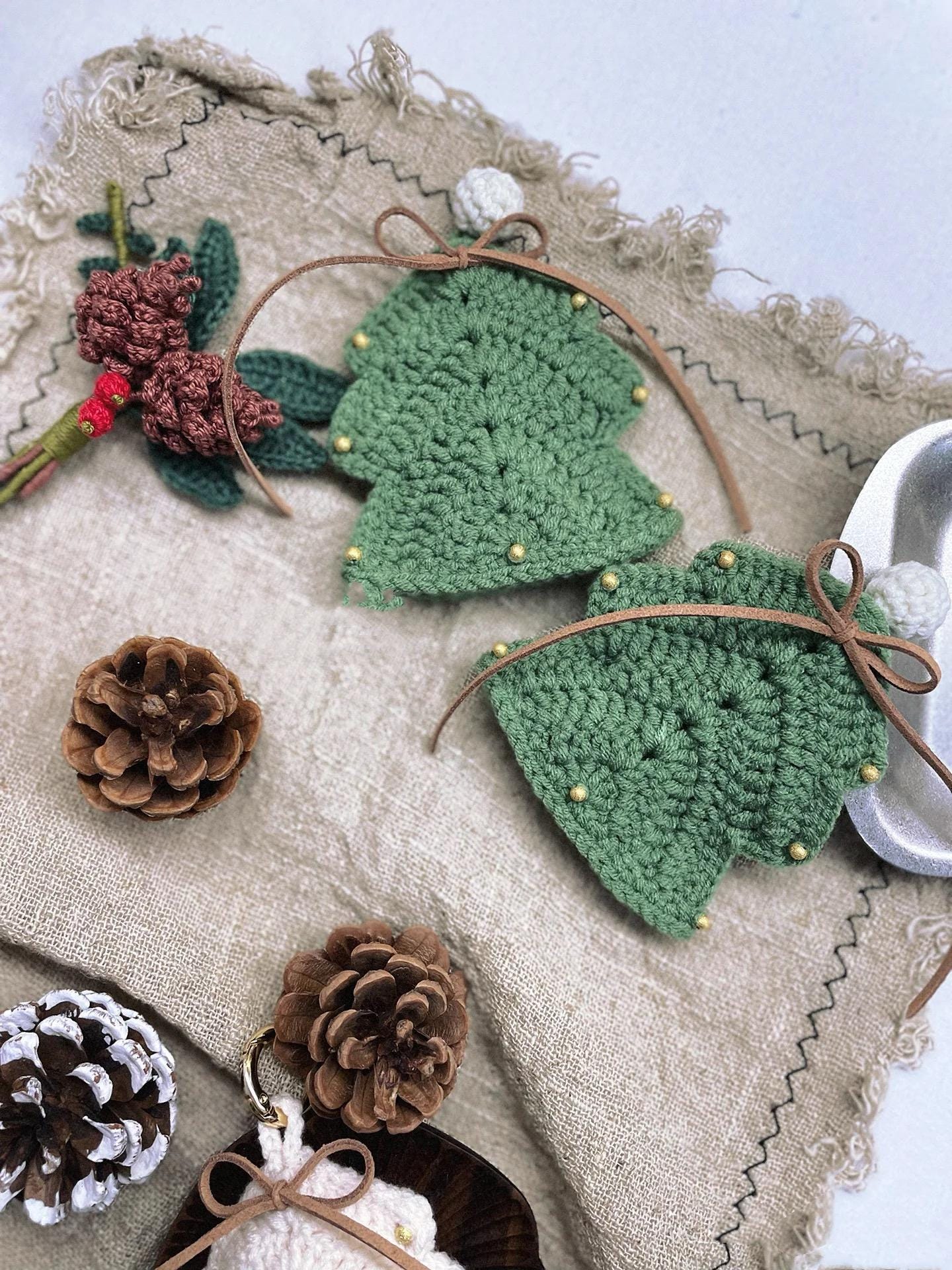 PDF Crochet  Christmas tree crochet pattern, handmade for Christmas gifts
