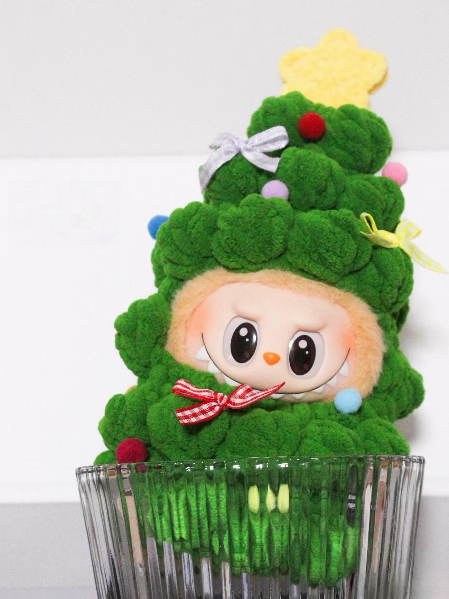Labubu Christmas tree Crochet Outfit Pattern – Amigurumi Doll Costume PDF –Holiday Doll Outfit PDF, Plush Costume DIY for Labubu Fans