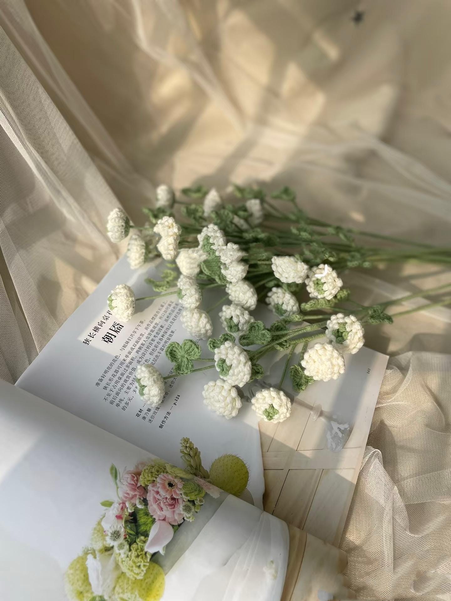 PDF white clover Crochet Pattern